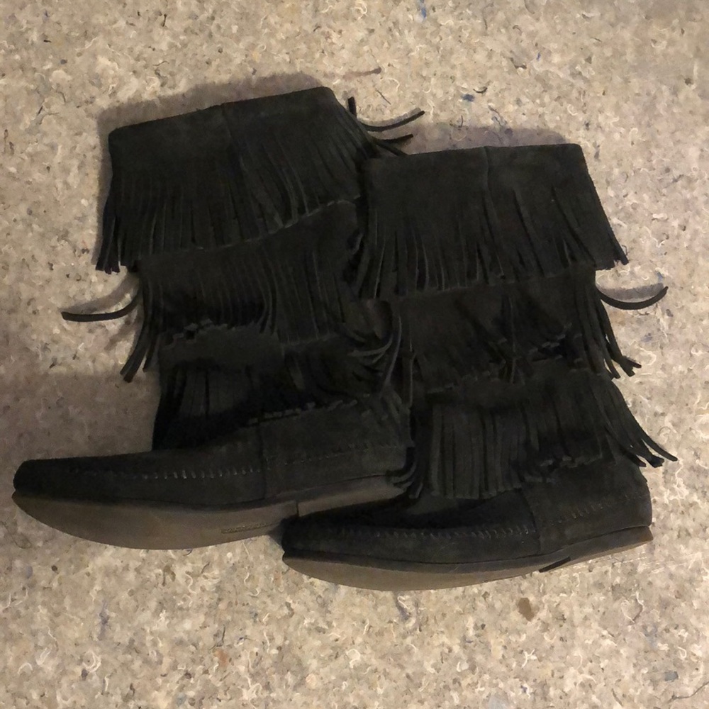 Minnetonka black fringe boots